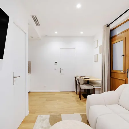 Modern Apprt 1br 4p - 2nd Apartment